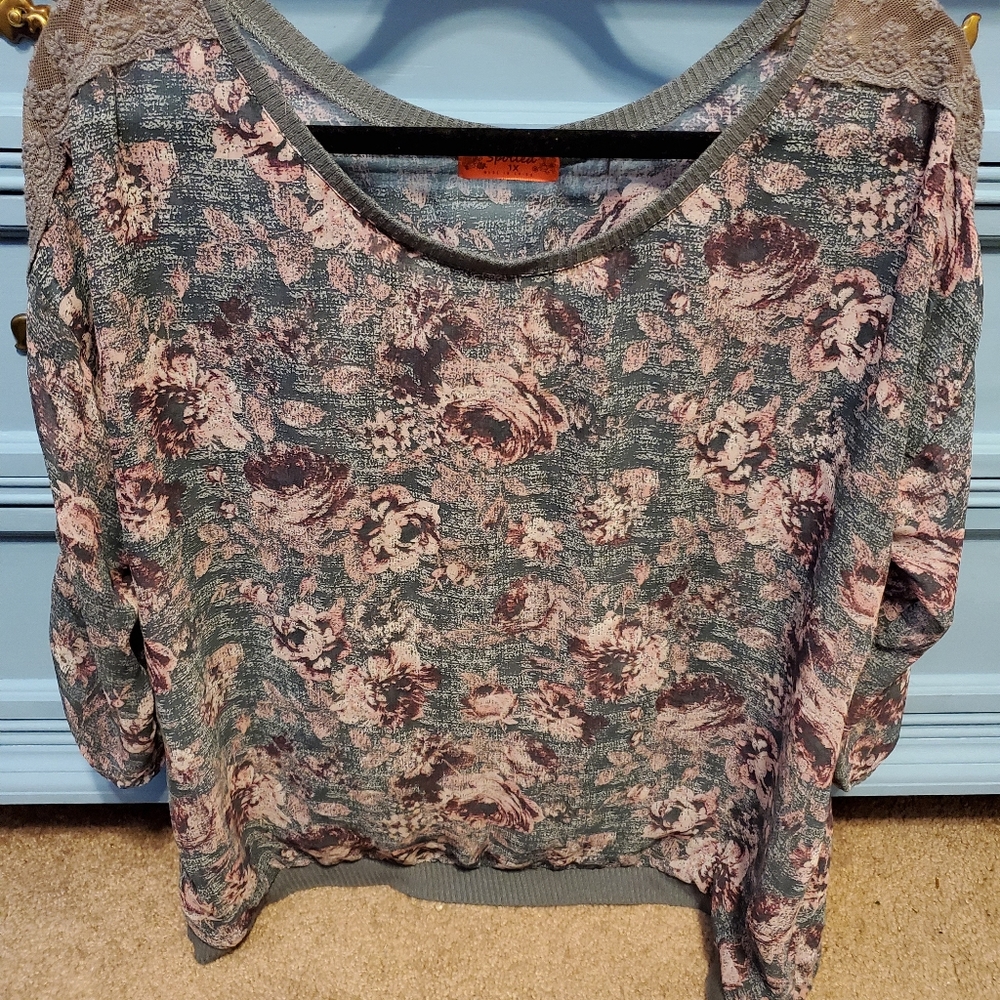 Blouse live to be spoiled 1X